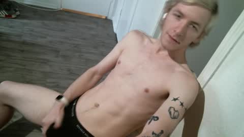 Snapshot of alexxxmic chatting on February 9, 2025, 6:05 pm Alexxxmic online show from February 9, 2025, 6:05 pm