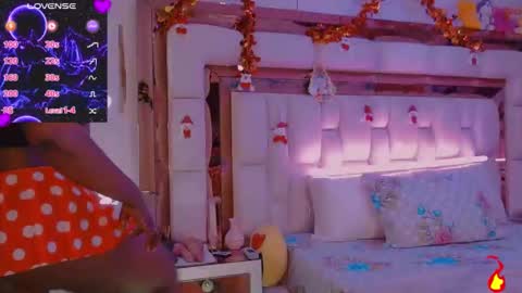 aliana_ross online show from December 14, 2025, 4:29 am