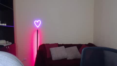 Alianna online show from February 2, 2025, 3:28 pm