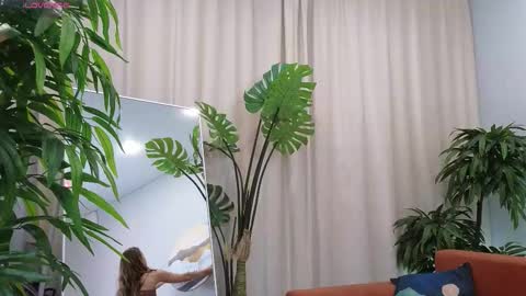 Alicia online show from November 5, 2025, 4:56 am