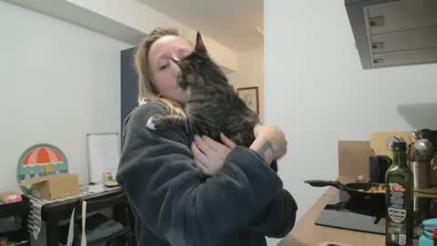 Alice online show from December 8, 2024, 7:11 pm