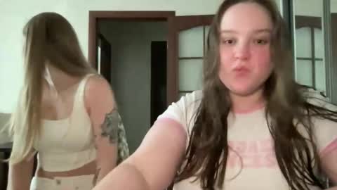 alice8989 online show from September 24, 2025, 9:01 am