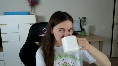 Alice online show from September 8, 2025, 4:39 pm