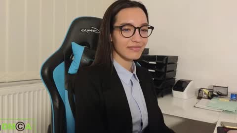 Snapshot of alice_bane chatting on February 23, 2025, 8:00 pm A R Y A  T I A online show from February 23, 2025, 8:00 pm