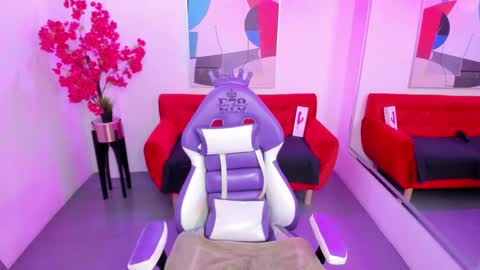 Alice  online show from February 20, 2025, 3:19 pm