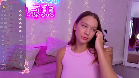 Snapshot of alice_charmy chatting on September 16, 2025, 5:19 am Alice in Wonderland online show from September 16, 2025, 5:19 am