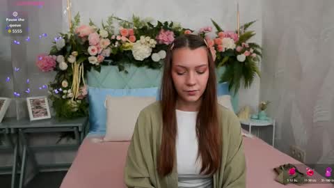 Snapshot of alice_charmy chatting on February 26, 2026, 5:12 pm Alice in Wonderland online show from February 26, 2026, 5:12 pm