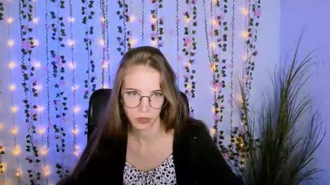 alice_cold online show from September 22, 2025, 5:42 am