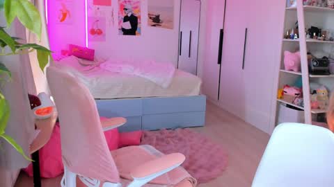 Snapshot of alice_forfun chatting on April 22, 2026, 3:20 am Alichery online show from April 22, 2026, 3:20 am