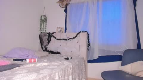 ALICE    Alice guzman online show from October 30, 2025, 9:15 pm