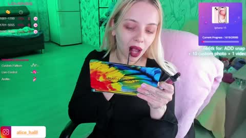 alice_halle online show from December 5, 2024, 9:06 am