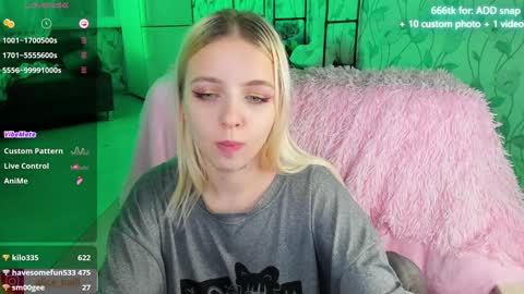 alice_halle online show from December 9, 2024, 8:54 pm