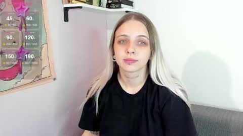 alice_halle online show from October 24, 2025, 1:29 pm