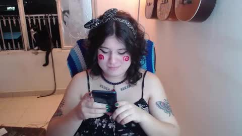 Alicia Aldara online show from November 17, 2025, 2:39 am