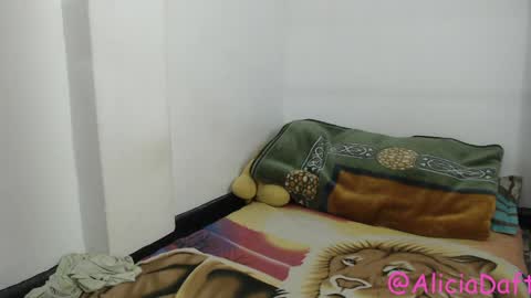 Alicia Aldara online show from April 7, 2026, 9:43 am