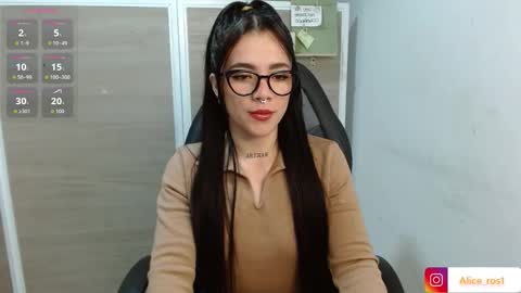 Alice  online show from September 20, 2025, 3:40 am