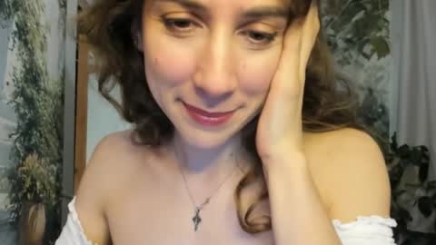 Snapshot of alice_sincere chatting on May 25, 2026, 9:10 pm Alice Love you all online show from May 25, 2026, 9:10 pm