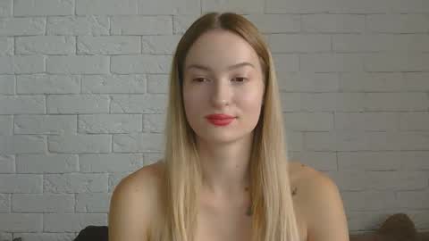Snapshot of alice_sweet_01 chatting on October 2, 2025, 1:07 pm Alice online show from October 2, 2025, 1:07 pm