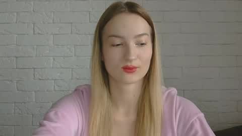 Snapshot of alice_sweet_01 chatting on October 3, 2025, 2:36 pm Alice online show from October 3, 2025, 2:36 pm