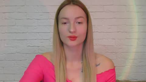 Snapshot of alice_sweet_01 chatting on October 7, 2025, 5:32 pm Alice online show from October 7, 2025, 5:32 pm