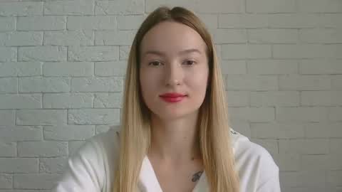 Snapshot of alice_sweet_01 chatting on October 15, 2025, 10:48 am Alice online show from October 15, 2025, 10:48 am