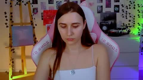 alicecharmy online show from February 18, 2025, 4:05 pm