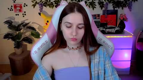 alicecharmy online show from May 5, 2026, 2:03 pm