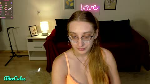 AliceCutes online show from April 11, 2026, 1:59 pm