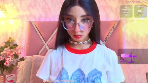 Snapshot of alicee1_ chatting on September 14, 2025, 10:42 pm Aliice online show from September 14, 2025, 10:42 pm