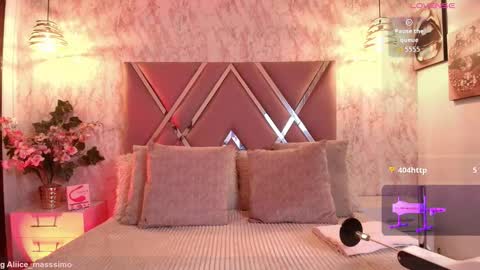 Snapshot of alicee1_ chatting on October 7, 2025, 7:11 pm Aliice online show from October 7, 2025, 7:11 pm