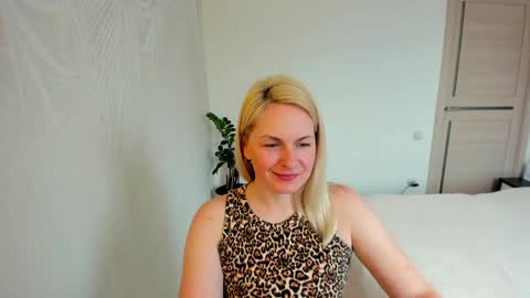 Alicee online show from March 27, 2026, 7:47 am