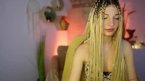 Alicee Kiss online show from December 27, 2024, 7:35 pm