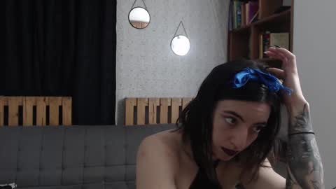alicee_logan_ online show from February 21, 2025, 5:13 am