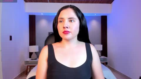 aliceebroownn online show from April 16, 2026, 7:47 pm