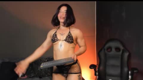 alicefit_212 online show from November 14, 2025, 1:21 pm