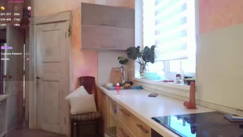 Snapshot of alicehoney_ chatting on June 7, 2026, 1:37 pm alicehoney_ online show from June 7, 2026, 1:37 pm