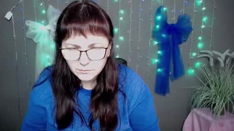 AliceInks online show from November 23, 2025, 7:19 am