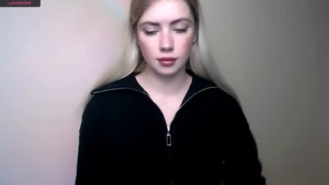 Alice online show from December 2, 2025, 2:34 pm