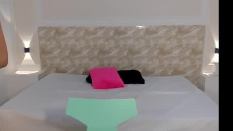 AliceRoss online show from November 22, 2025, 8:19 pm