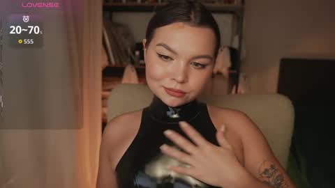 Snapshot of alicesweetlove chatting on September 22, 2025, 3:30 am Alice online show from September 22, 2025, 3:30 am