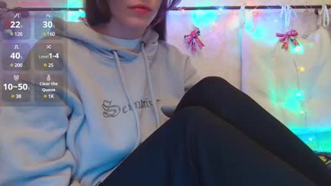 AliceWoolfy online show from January 5, 2025, 9:14 pm