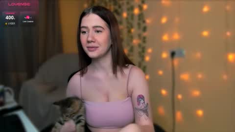 Alicia online show from November 3, 2025, 9:43 am