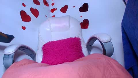 Alicia Kyse  online show from February 6, 2025, 3:06 am