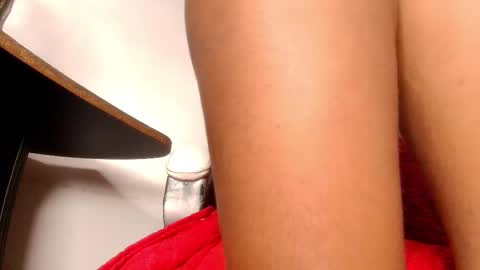 Alicia Kyse  online show from March 12, 2025, 3:02 am