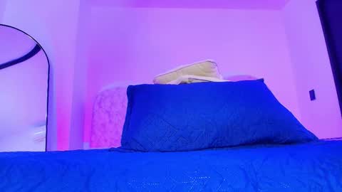 Alicia Kyse  online show from November 20, 2025, 3:07 am