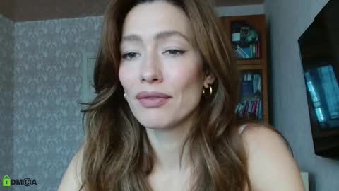 Alicia online show from November 12, 2025, 6:14 am