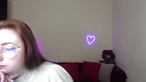 Snapshot of alicia_side_red chatting on April 22, 2026, 11:23 am Alicia online show from April 22, 2026, 11:23 am