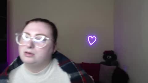 Snapshot of alicia_side_red chatting on April 23, 2026, 12:29 pm Alicia online show from April 23, 2026, 12:29 pm