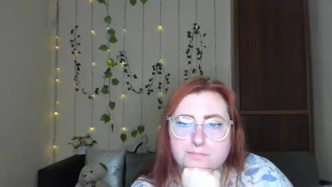 Snapshot of alicia_side_red chatting on May 6, 2026, 5:46 am Alicia online show from May 6, 2026, 5:46 am