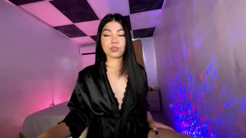 Snapshot of aliciabiden chatting on March 7, 2025, 12:23 pm aliciabiden online show from March 7, 2025, 12:23 pm